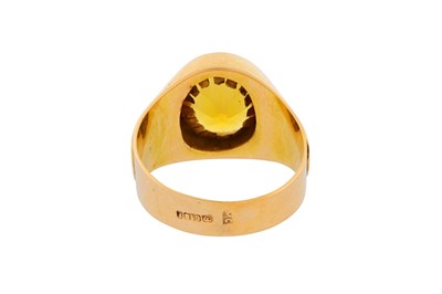 Lot 142 - A CITRINE RING