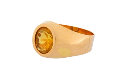 Lot 142 - A CITRINE RING