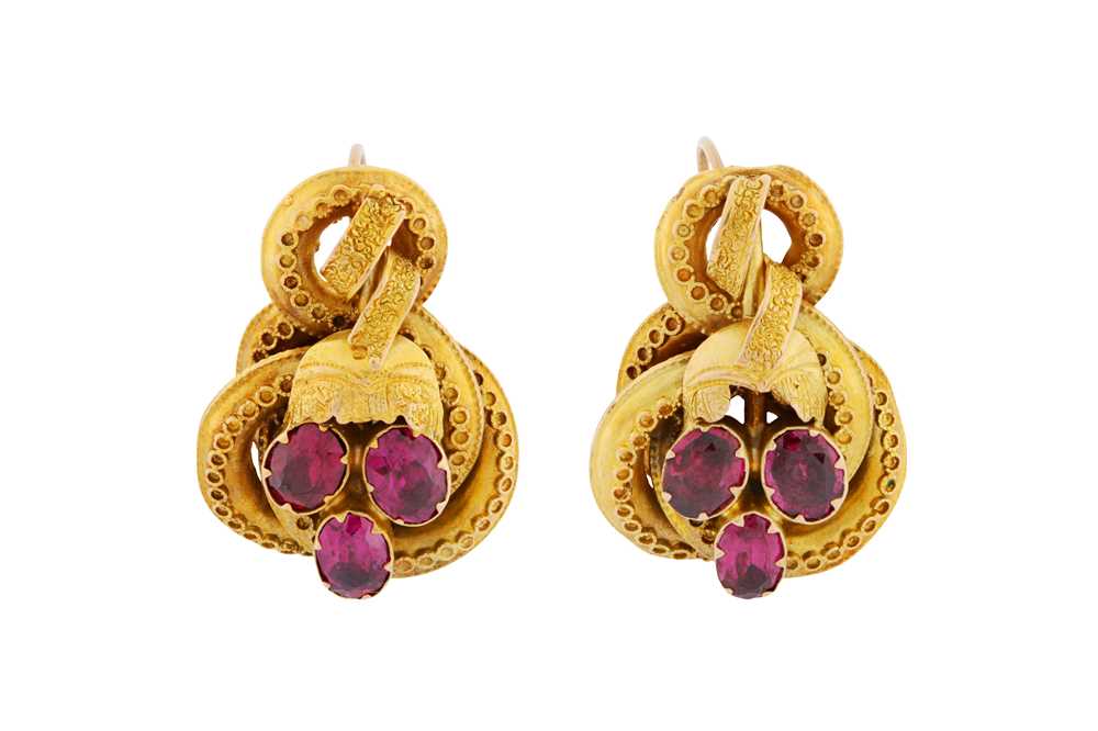 Lot 14 - A PAIR OF AMETHYST EARRINGS