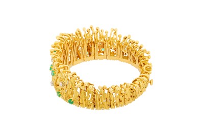 Lot 183 - AN EMERALD AND DIAMOND BRACELET