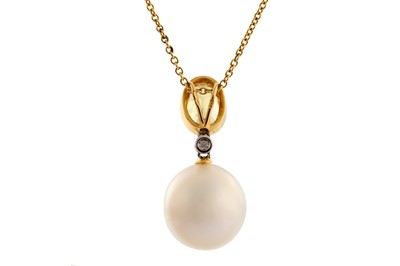 Lot 147 - POSSIBLY BY ANNOUSHKA Ι A SOUTH SEA PEARL, YELLOW SAPPHIRE AND DIAMOND PENDANT NECKLACE