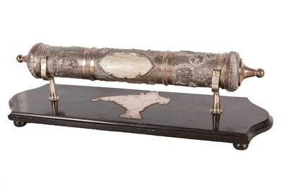 Lot 51 - A SILVER SCROLL HOLDER UPON WOODEN MOUNT