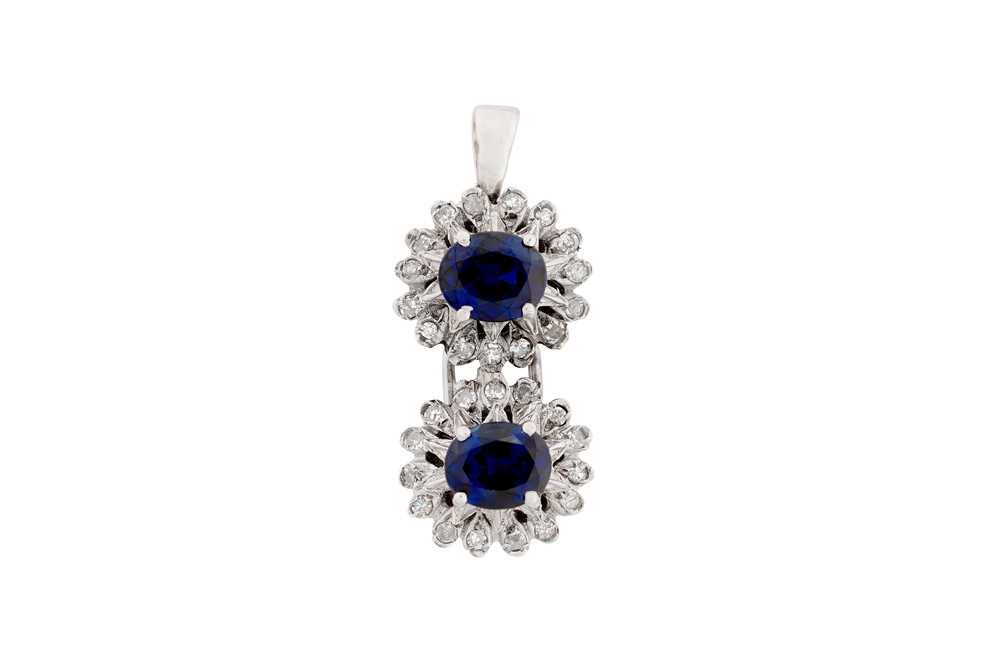 Lot 26 - A SAPPHIRE AND DIAMOND PENDANT