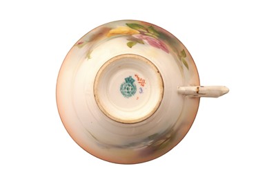 Lot 186 - AN EDWARDIAN HAND PAINTED ROYAL WORCESTER TEA SERVICE, DATE MARK FOR 1907