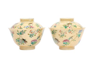 Lot 149 - A PAIR OF CHINESE CAFE-AU-LAIT 'GRASSHOPPER' BOWLS AND COVERS