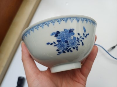 Lot 351 - A PAIR OF CHINESE BLUE AND WHITE 'BLOSSOMS' BOWLS