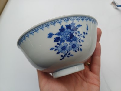 Lot 351 - A PAIR OF CHINESE BLUE AND WHITE 'BLOSSOMS' BOWLS