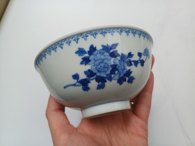 Lot 351 - A PAIR OF CHINESE BLUE AND WHITE 'BLOSSOMS' BOWLS