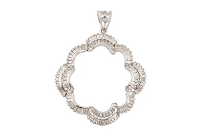 Lot 285 - A DIAMOND PENDANT