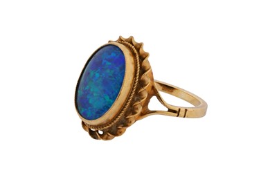 Lot 116 - A BLACK OPAL TRIPLET RING