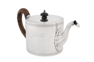 Lot 556 - A George III Scottish provincial silver teapot, Glasgow 1776 by Milne and Campbell