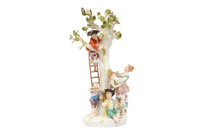 Lot 197 - A MEISSEN FIGURAL GROUP OF APPLE PICKERS AFTER THE MODEL BY KÄNDLER AND MEYER, 19TH CENTURY