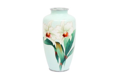 Lot 858 - A JAPANESE CLOISONNÉ ENAMEL VASE BY ANDO JUBEI