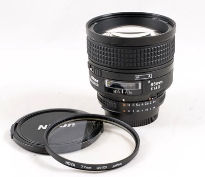 Lot 181 - Fast AF Nikkor 85mm f1.4 D Portrait Lens.