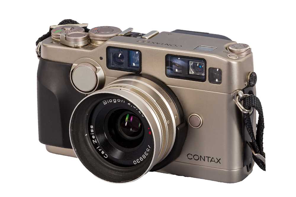 Lot 268 - A Contax G2 Rangefinder Camera