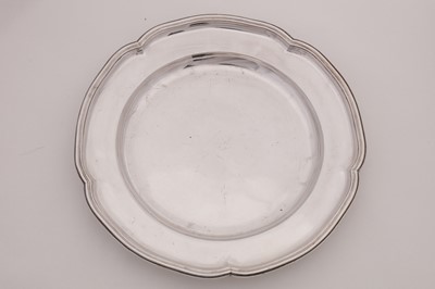 Lot 333 - Three Alexander III late 19th century Russian 84 zolotnik silver dinner plates, Moscow 1883 by Vasilly Sergeevich Sikachev (est. 1883)