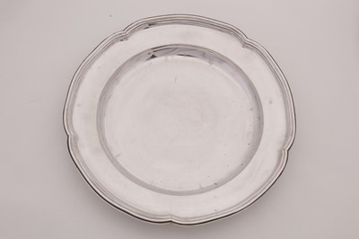 Lot 333 - Three Alexander III late 19th century Russian 84 zolotnik silver dinner plates, Moscow 1883 by Vasilly Sergeevich Sikachev (est. 1883)