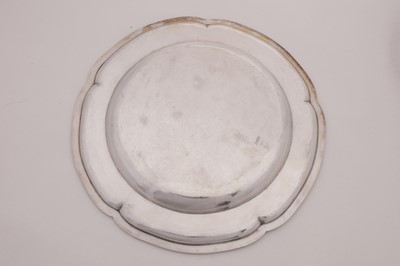 Lot 333 - Three Alexander III late 19th century Russian 84 zolotnik silver dinner plates, Moscow 1883 by Vasilly Sergeevich Sikachev (est. 1883)