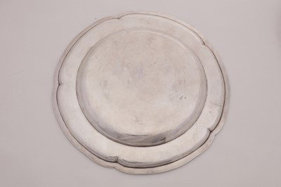 Lot 333 - Three Alexander III late 19th century Russian 84 zolotnik silver dinner plates, Moscow 1883 by Vasilly Sergeevich Sikachev (est. 1883)