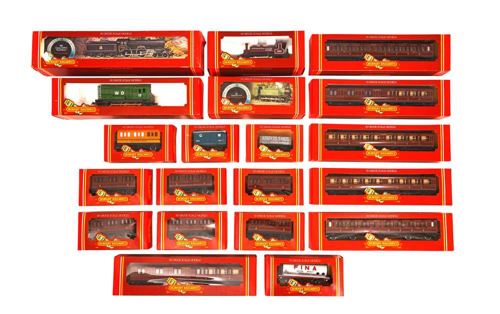 Lot 306 - A MIXED GROUP OF HORNBY OO GAUGE ROLLING STOCK AND LOCOMOTIVES