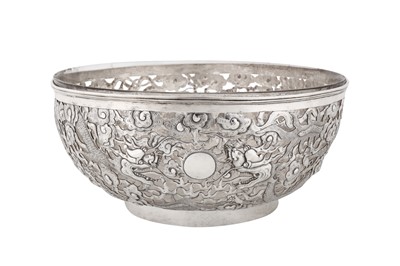 Lot 105 - A late 19th century Chinese export silver bowl, Canton circa 1890, marked Qiao Zhen, retailed by Cum Wo of Hong Kong