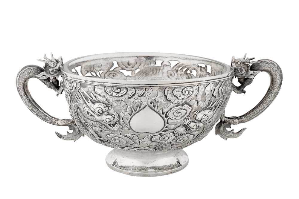 Lot 97 - An early 20th century Chinese export silver twin handled bowl, Canton circa 1910, marked Zhuo, retailed by Kwon Man Shing of Hong Kong
