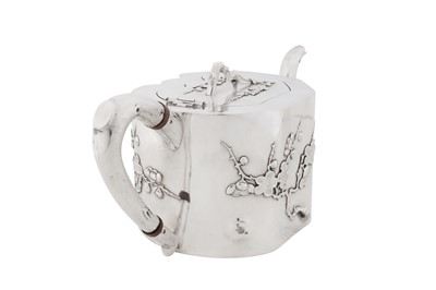 Lot 104 - An early 20th century Chinese export silver teapot, Canton and Shanghai circa 1910, marked An Chang, retailed by Hung Chong of Shanghai