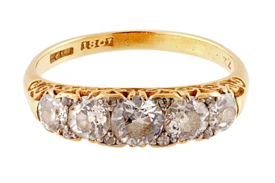 Lot 293 - A FIVE-STONE DIAMOND RING