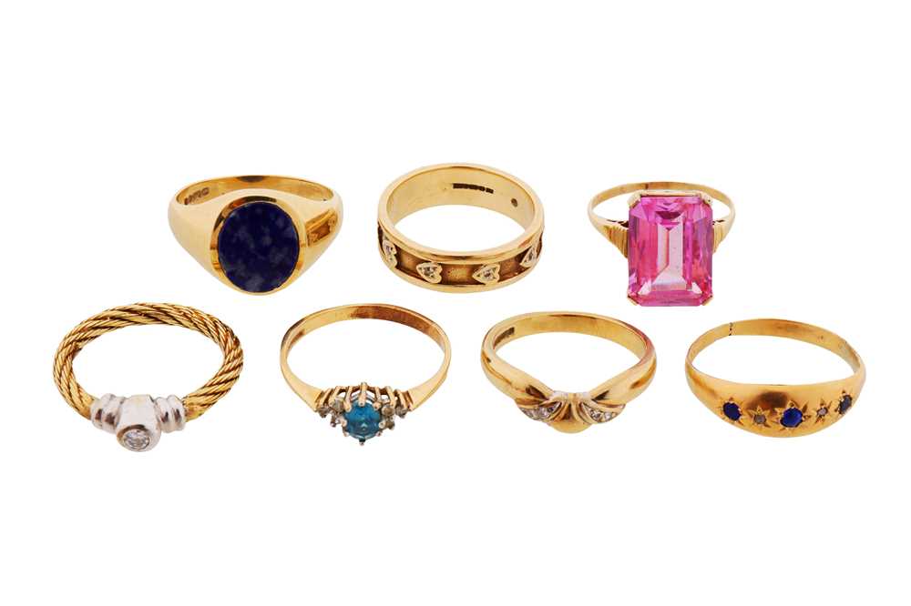 Sevenesty Rings Lot 23 - A COLLECTION OF SEVEN RINGS