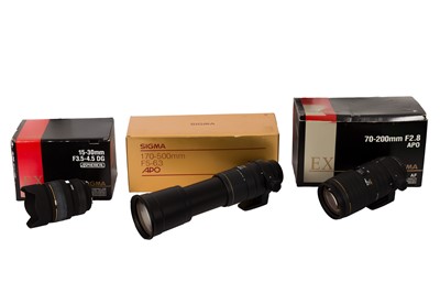 Lot 1034 - A Selection of Nikon AF Sigma Zoom Lenses