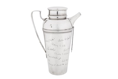 Lot 407 - A mid-20th century American sterling silver cocktail shaker jug, New York dated 1947 by Tiffany and Co