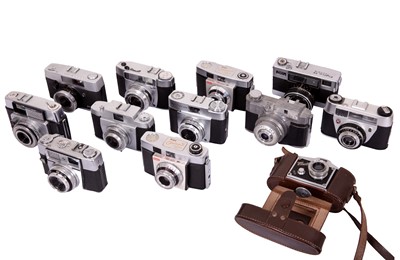 Lot 1122 - A Selection of 35mm Cameras.
