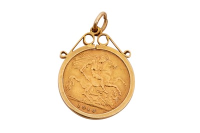 Lot 68 - AN EDWARD VII HALF SOVEREIGN COIN PENDANT