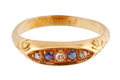 Lot 287 - A FIVE-STONE SAPPHIRE AND DIAMOND RING