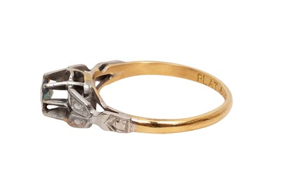 Lot 9 - A SINGLE-STONE DIAMOND RING