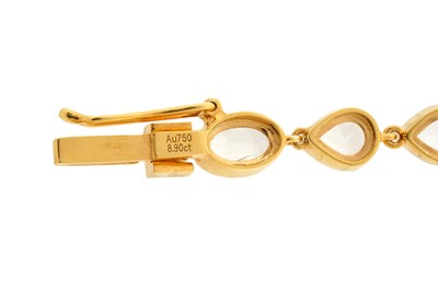 Lot 288 - A SAPPHIRE BRACELET