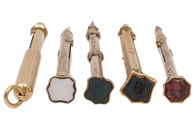 Lot 91 - A GROUP OF FIVE VICTORIAN GILT METAL COMBINATION PROPELLING PEN & PENCILS
