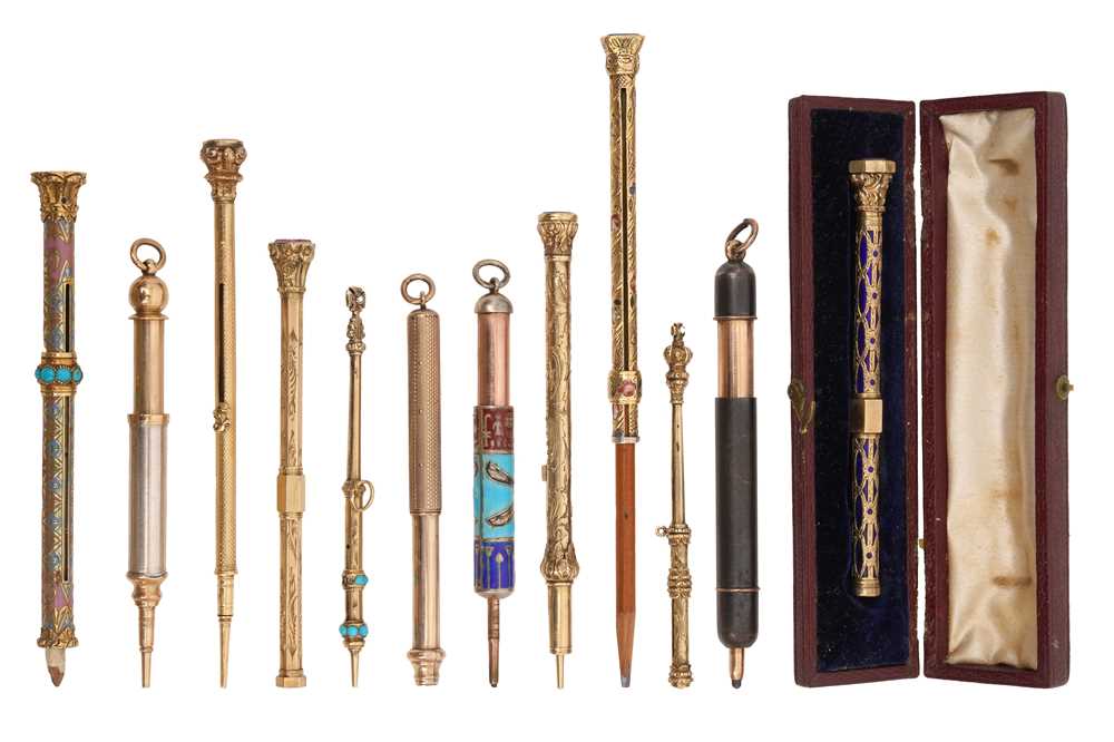 Lot 95 - A GROUP OF TWELVE VICTORIAN AND LATER PROPELLING PENCILS