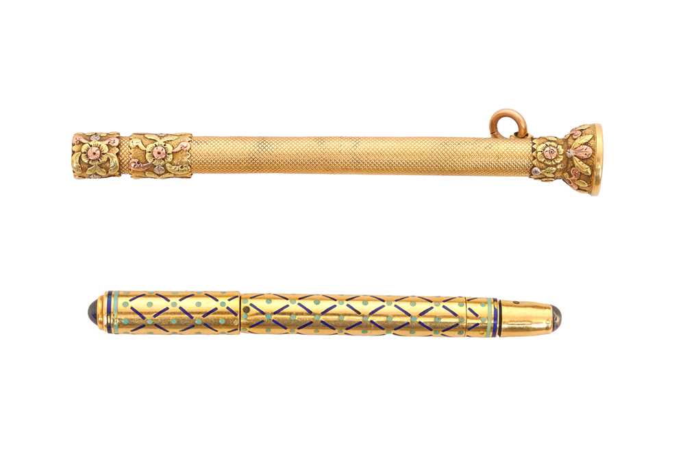 Lot 87 - AN EARLY 20TH CENTURY FRENCH 18CT GOLD CASED, ENAMELED PEN