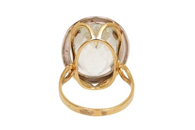 Lot 6 - AN AQUAMARINE RING