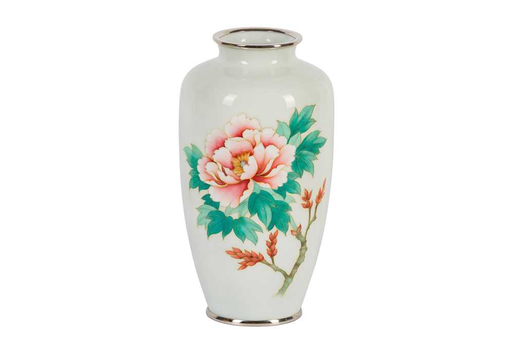 Lot 266 - A JAPANESE CLOISONNÉ ENAMEL 'PEONY' VASE