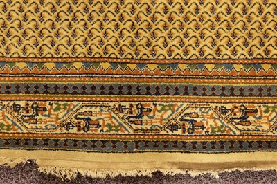 Lot 279 - A FINE SERABAND CARPET