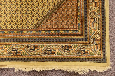 Lot 279 - A FINE SERABAND CARPET