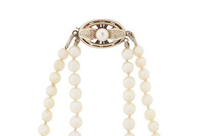 Lot 395 - A TWO-ROW PEARL CHOKER NECKLACE