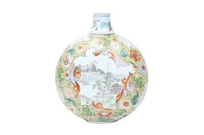 Lot 113 - A CHINESE FAMILLE-ROSE 'EUROPEAN SUBJECT' MOON FLASK