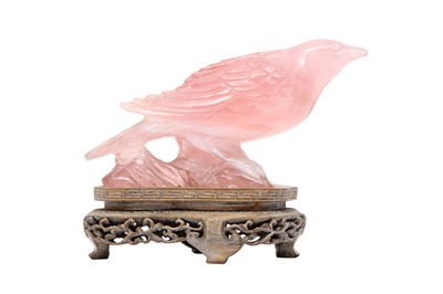 Lot 704 - A CHINESE ROSE QUARTZ FIGURE OF A BIRD