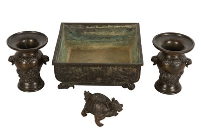 Lot 210 - A GROUP OF CHINESE AND JAPANESE BRONZE OBJECTS