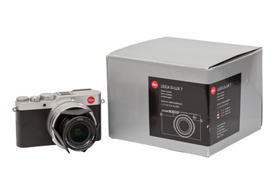 Lot 221 - A Leica D-Lux 7 Type 3952 Compact Digital Camera