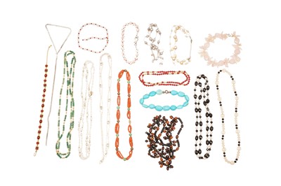 Lot 67 - A COLLECTION OF COSTUME JEWELLERY NECKLACES