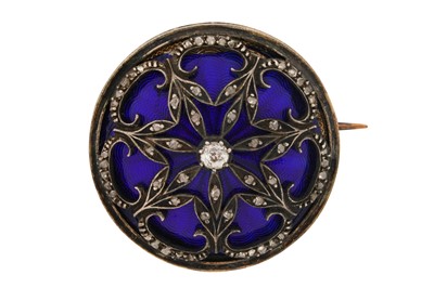 Lot 289 - A DIAMOND AND BLUE ENAMEL BROOCH